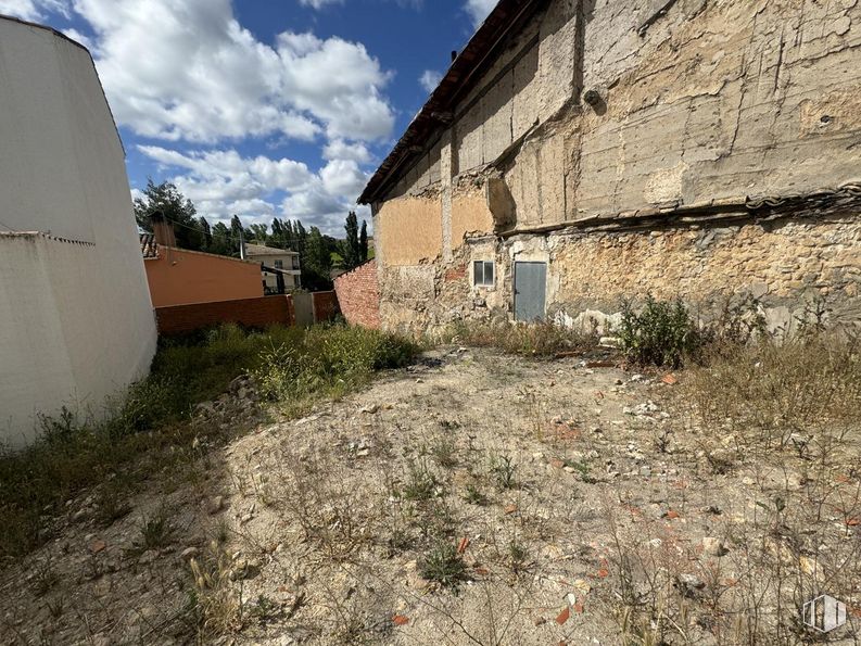 Land for sale at Centro urbano, Arcas del Villar, Cuenca, 16123 with plant, cloud, sky, land lot, tree, grass, landscape, slope, building and rural area around