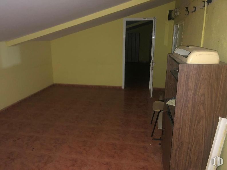 Nave en venta en Travesía San Sebastián, Recas, Toledo, 45211 con impresora, taburete, edificio, madera, suelos, suelo, accesorio, tinte para madera, madera dura y casa alrededor