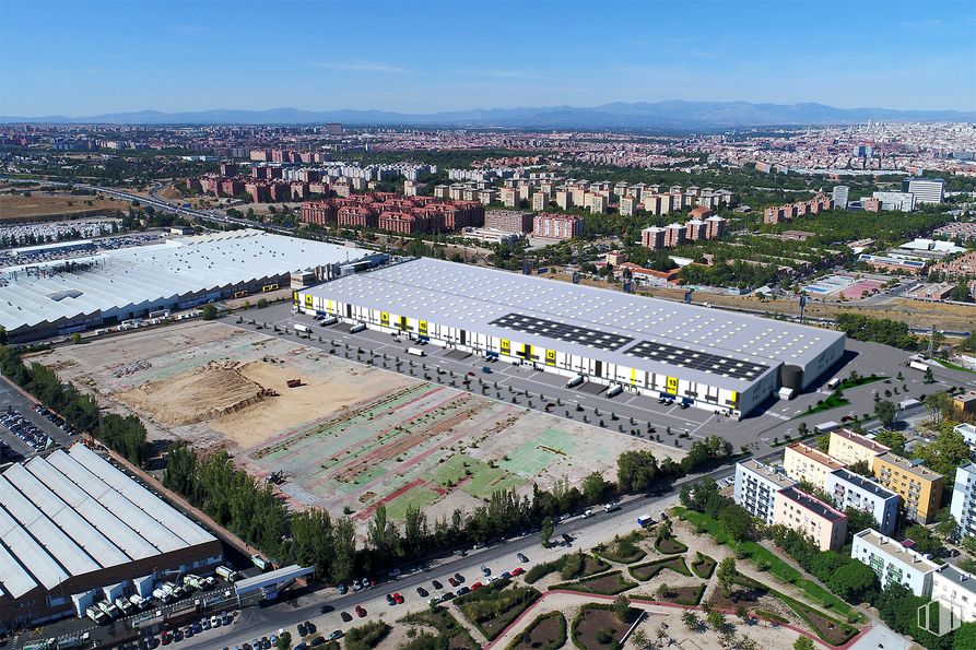 Industrial for rent at PAL M-40 , Villaverde, Madrid, 28041 with building, sky, daytime, urban design, residential area, landscape, city, metropolitan area, cityscape and leisure around