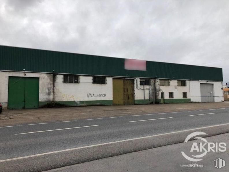 Industrial for sale at Carretera Ocaña, Noblejas, Toledo, 45350 with door, cloud, sky, window, fixture, asphalt, road surface, land lot, building and real estate around