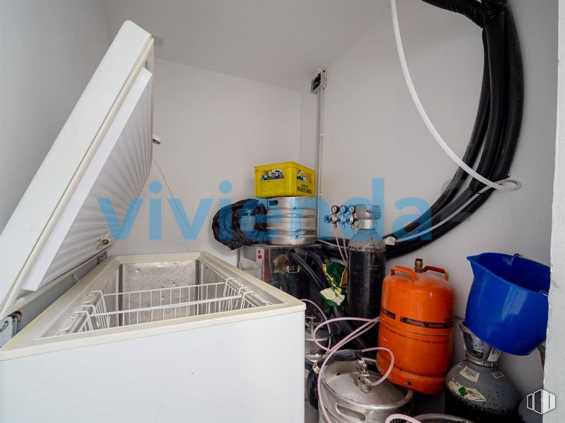 Local en venta en Calle Calatrava, Centro, Madrid, 28005 con cableado eléctrico, gas, suministro eléctrico, cable, máquina, cable, ingeniería, azul eléctrico, cable ethernet y plástico alrededor