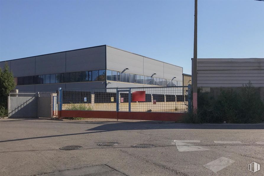 Industrial for sale at Vereda Alquitón, Arganda del Rey, Madrid, 28500 with building, asphalt, commercial building, headquarters, public utility, parking, tar, corporate headquarters and factory around