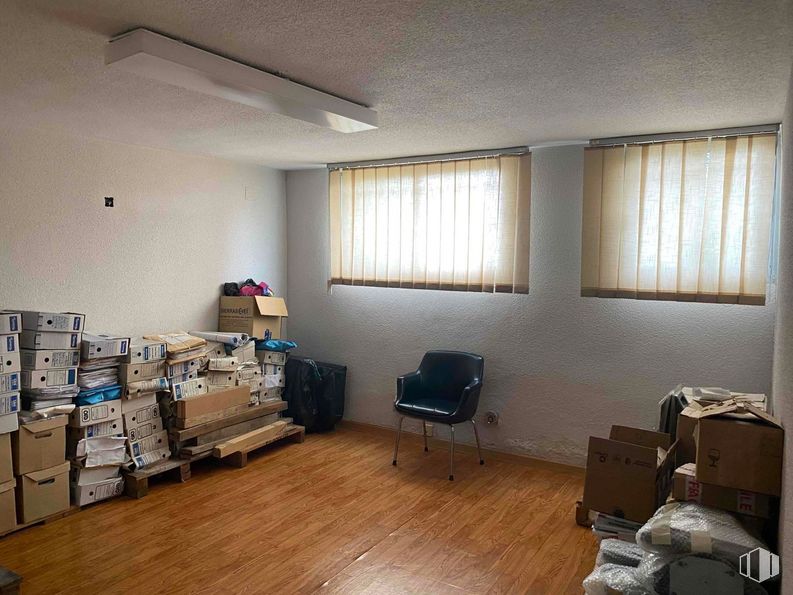 Industrial for rent at Zona empresarial, San Fernando de Henares, Madrid, 28830 with chair, window blind, luggage & bags, packaged goods, window, wood, curtain, building, interior design and floor around