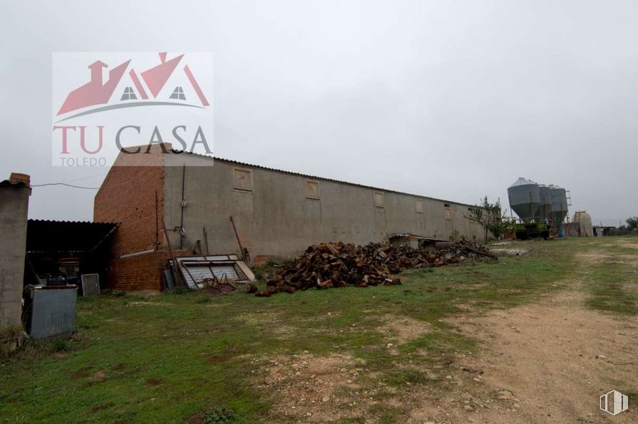 Land for sale at Camino Polán, S/N, Polán, Toledo, 45161 with building, sky, land lot, grass, landscape, facade, art, font, cloud and road around