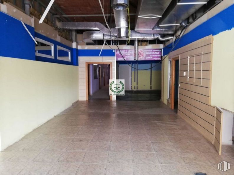 Local en venta en Calle Huerta Convento, Colmenar Viejo, Madrid, 28770 con edificio, diseño de interiores, piso, pavimento, puerta, pasillo, techo, espacio, casa y accesorio alrededor