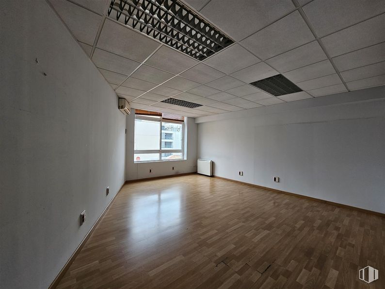 Oficina en alquiler en Calle Pantoja, 10, Chamartín, Madrid, 28002 con ventana, lámpara, accesorio, hall, edificio, madera, suelos, techo, madera dura y espacio alrededor