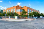 Office for rent at Calle Pedrezuela, 4, Alcorcón, Madrid, 28925 with building, cloud, sky, car, window, road surface, infrastructure, plant, asphalt and architecture around