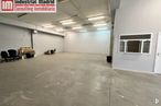 Nave en venta en Polígono Industrial San Fernando, San Fernando de Henares, Madrid, 28830 con ventana, edificio, pasillo, piso, pavimento, mesa, aparcamiento, techo, espacio y evento alrededor