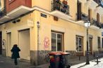 Retail for sale at Calle Palma, Centro, Madrid, 28004 with person, window, building, waste container, property, plant, road surface, architecture, neighbourhood and urban design around