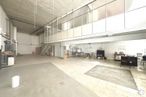 Nave en venta en Polígono Industrial Julián Camarillo, San Blas - Canillejas, Madrid, 28037 con propiedad, suelos, edificio, suelo, hall, accesorio, edificio comercial, vidrio, condominio y silla alrededor