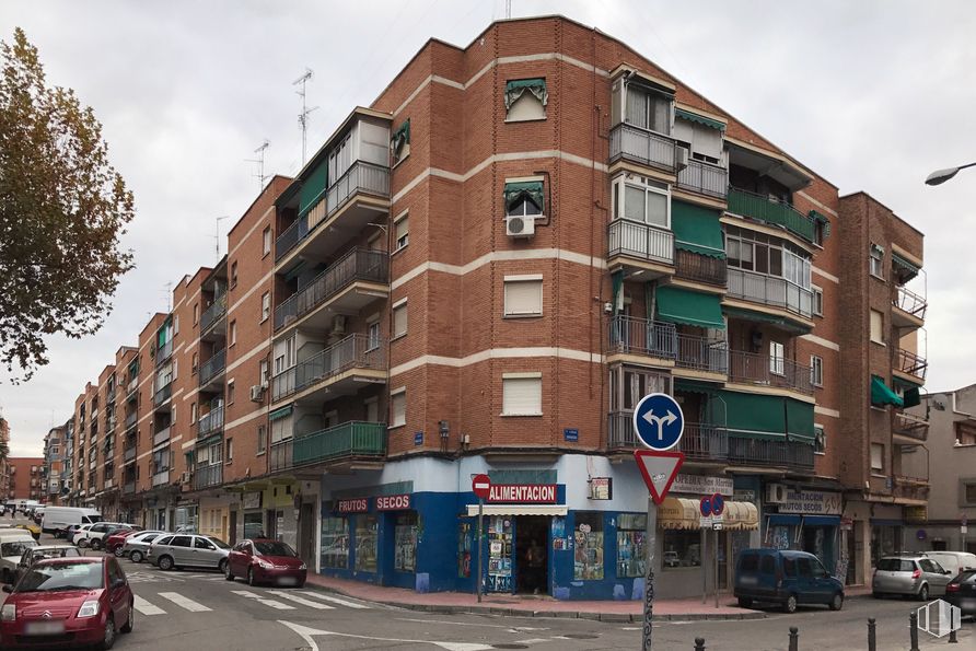 Local en venta en Calle Inmaculada, Móstoles, Madrid, 28931 con coche, ventana, zona urbana, ciudad, barrio, ciudad, calle, apartamento, zona residencial y asfalto alrededor