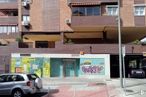 Retail for rent at Calle Baleares, Móstoles, Madrid, 28931 with car, window, wheel, automotive parking light, property, tire, building, vehicle, motor vehicle and asphalt around