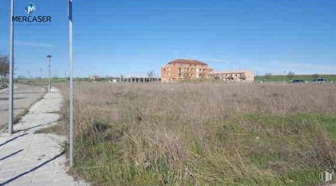 Land for sale at Calle Brasil, Guadalajara, 19209 with building, sky, nature, street light, plant, natural landscape, land lot, landscape, plain and grassland around