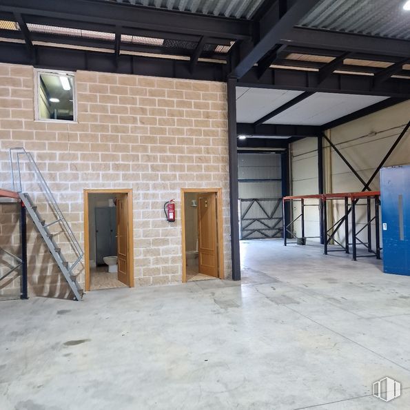 Industrial for sale & for rent at Avenida Naciones, Illescas, Toledo, 45200 with door, window, building, house, wood, interior design, hall, shade, floor and flooring around