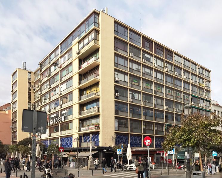 Oficina en alquiler en Calle Carretas, 14, Centro, Madrid, 28012 con edificio, ventana, propiedad, cielo, bloque de pisos, diseño urbano, condominio, vecindario, edificio comercial y barrio residencial alrededor