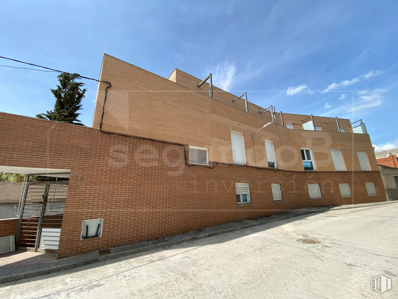 Land for sale at Calle Capitán Bermejo, 46, La Mata, Toledo, 45534 with building, sky, cloud, window, wood, road surface, brickwork, urban design, brick and tree around