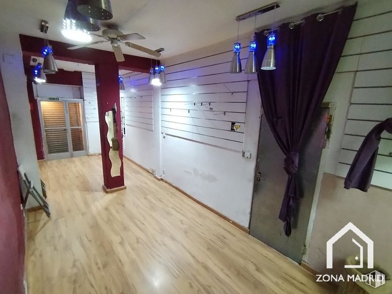 Local en venta en Calle Caravaca, Centro, Madrid, 28012 con edificio, madera, suelos, suelo, ventilador de techo, madera dura, hall, techo, casa y suelo laminado alrededor