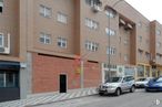 Local en alquiler y venta en Zona Parquesol, Cuenca, 16004 con coche, edificio, luz de estacionamiento automotriz, vehículo terrestre, rueda, neumático, ventana, vehículo, diseño urbano y condominio alrededor