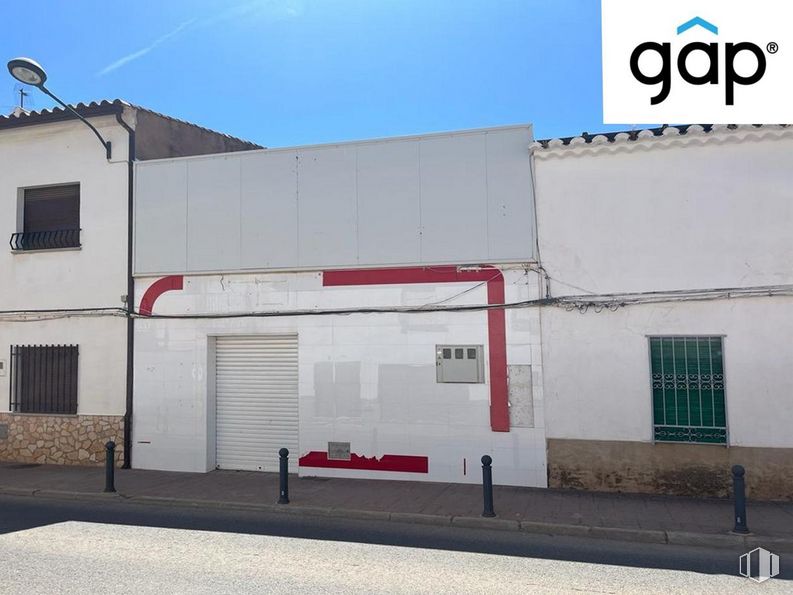 Local en venta en Calle Don Sabino, Mota del Cuervo, Cuenca, 16630 con ventana, edificio, accesorio, cielo, asfalto, material compuesto, fachada, gas, superficie de la carretera y hormigón alrededor