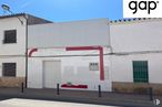 Retail for sale at Calle Don Sabino, Mota del Cuervo, Cuenca, 16630 with window, building, fixture, sky, asphalt, composite material, facade, gas, road surface and concrete around