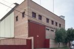 Industrial for rent at Calle del Uranio, 10, San Martín de la Vega, Madrid, 28330 with building, sky, tire, wheel, plant, wood, brick, residential area, facade and car around