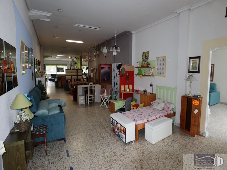 Local en venta en Avenida Libertad, 60, Colmenar Viejo, Madrid, 28770 con sofá, cama, alumbrado, mueble, propiedad, mesa, estantería, sala de estar, diseño de interiores y piso alrededor