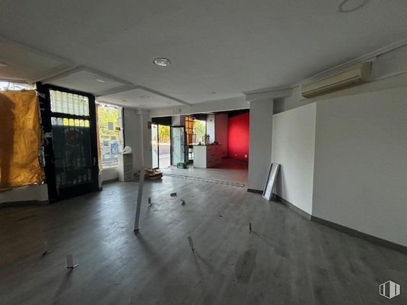 Retail for sale & for rent at Avenida de Europa, Toledo, 45003 with fixture, window, hall, wood, flooring, floor, ceiling, hardwood, space and city around