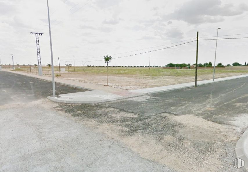 Land for sale & for rent at Zona Industrial, Dosbarrios, Toledo, 45311 with cloud, sky, road surface, asphalt, overhead power line, land lot, plant, thoroughfare, residential area and tree around