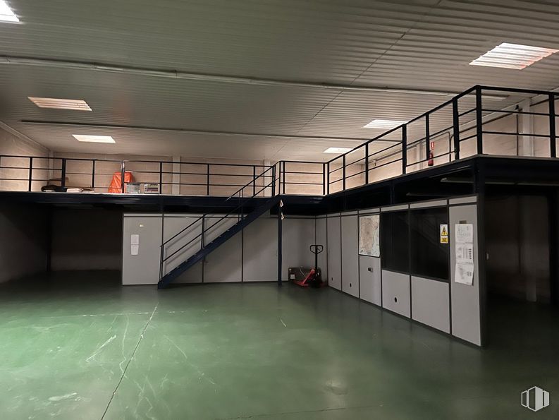 Industrial for sale & for rent at Calle Invención, Getafe, Madrid, 28906 with cabinetry, building, interior design, hall, flooring, floor, glass, chair, ceiling and fixture around