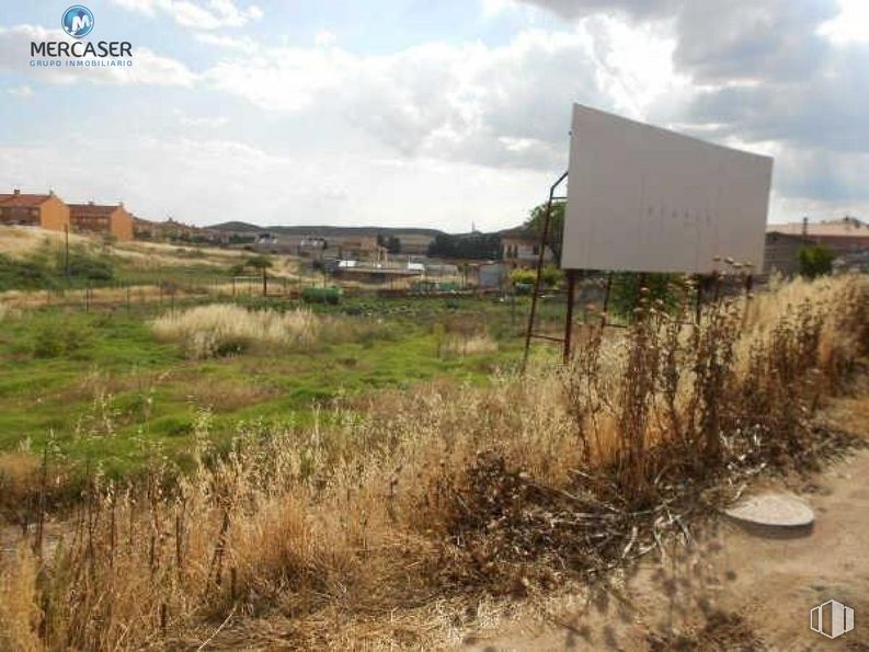 Land for sale at Calle Fuente, Torrejón del Rey, Guadalajara, 19174 with cloud, sky, plant, property, plant community, ecoregion, natural landscape, natural environment, land lot and vegetation around