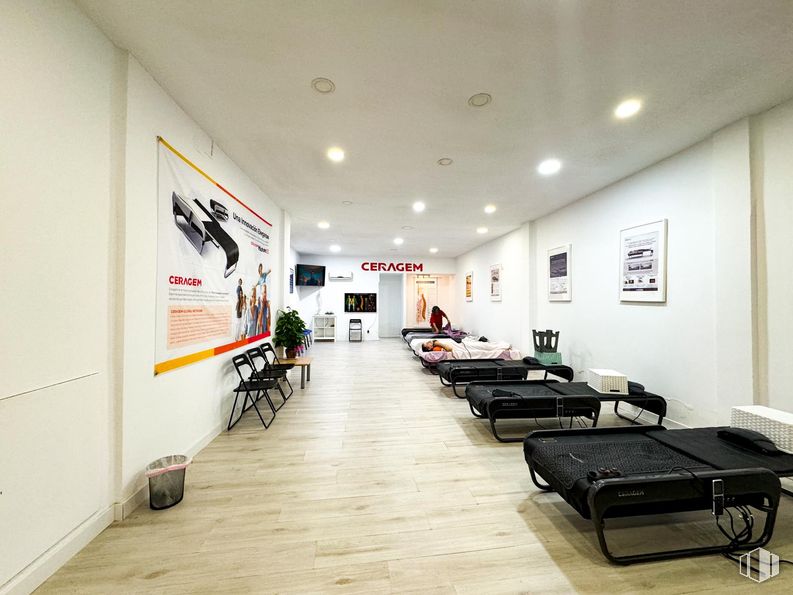 Local en venta en Calle Peña de la Atalaya, Puente de Vallecas, Madrid, 28053 con cama, mueble, diseño automovilístico, edificio, suelos, suelo, hall, arte, techo y evento alrededor