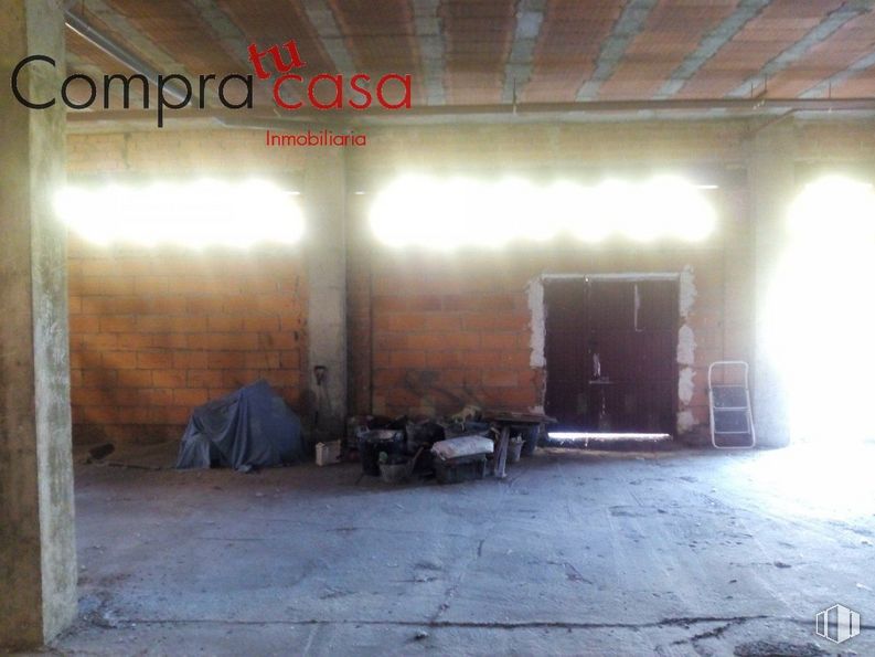 Retail for sale & for rent at Carretera Villacastín, Segovia, 40006 with furniture, wood, building, architecture, hall, interior design, floor, house, flooring and wall around