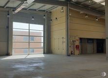 Industrial for sale at Paseo Tren Talgo, Las Rozas de Madrid, Madrid, 28290 with hall, flooring, floor, house, beam, wood, gas, shade, electricity and facade around