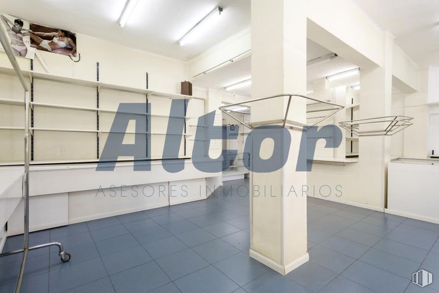 Local en venta en Zona Avenida San Luís, Hortaleza, Madrid, 28033 con alumbrado, lámpara, edificio, diseño automovilístico, accesorio, interiorismo, gafas, suelos, pared y arte alrededor