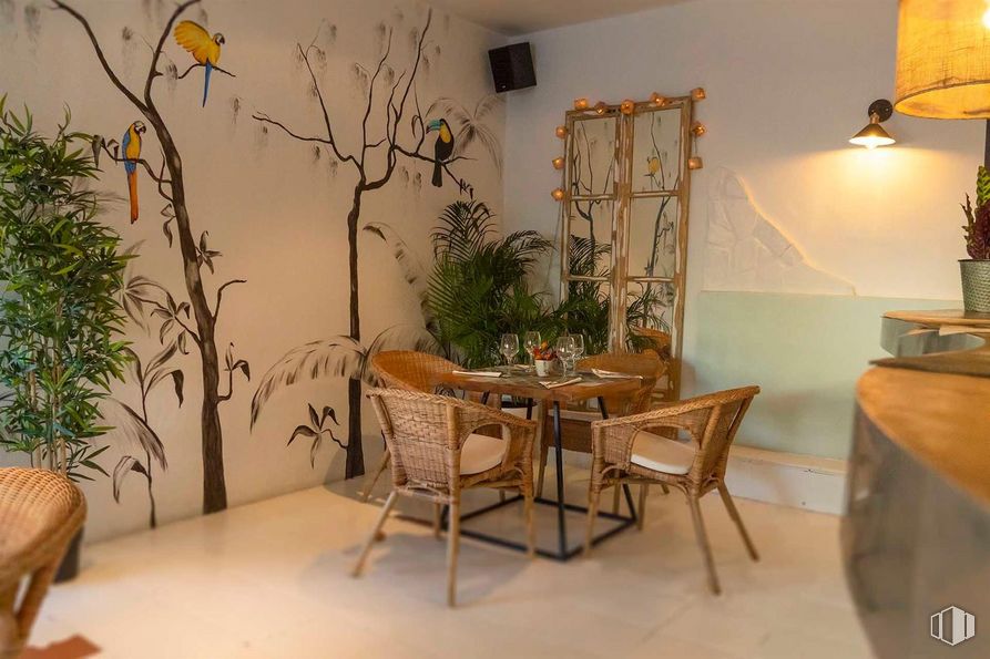 Retail for rent at Calle Luna, Villanueva de la Cañada, Madrid, 28691 with chair, kitchen & dining room table, table, houseplant, lighting, furniture, plant, wood, interior design and yellow around