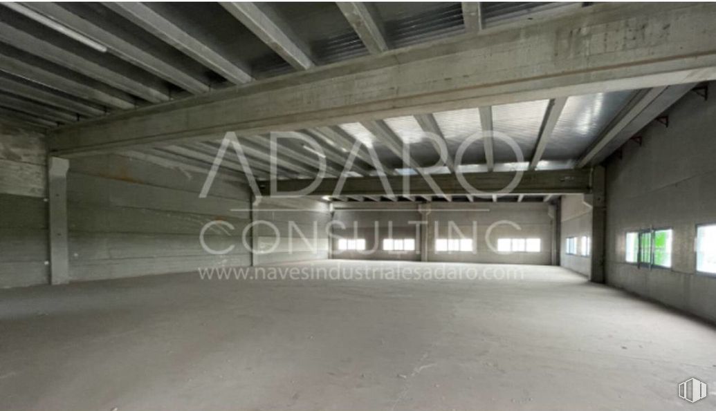 Industrial for sale at Zona industrial, Móstoles, Madrid, 28938 with window, floor, ceiling, concrete, warehouse, building material, hall and daylighting around