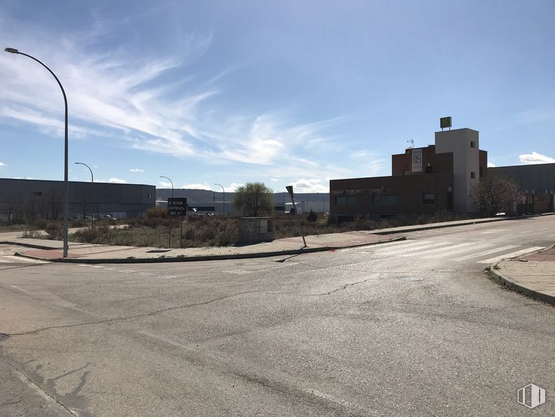 Suelo en venta en Polígono Industrial Vena Cuervo, Meco, Madrid, 28880 con edificio, luz de la calle, nube, cielo, superficie de carretera, planta, asfalto, lote de tierra, área residencial y paisaje alrededor