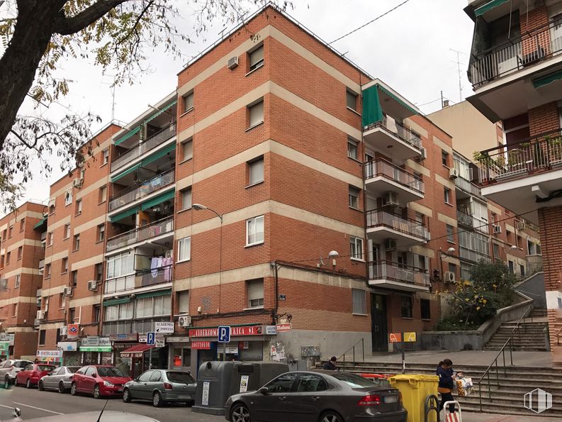 Local en venta en Calle Galiana, 14, La Latina, Madrid, 28011 con coche, edificio, persona, neumático, rueda, vehículo terrestre, vehículo, cielo, propiedad y ventana alrededor