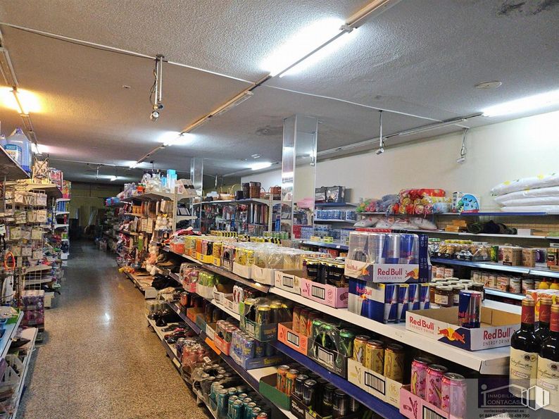 Local en alquiler en Calle Magdalena, Colmenar Viejo, Madrid, 28770 con estante, estantería, tienda, cliente, publicación, venta al por menor, almacenamiento de alimentos, edificio, servicio y alimentos integrales alrededor