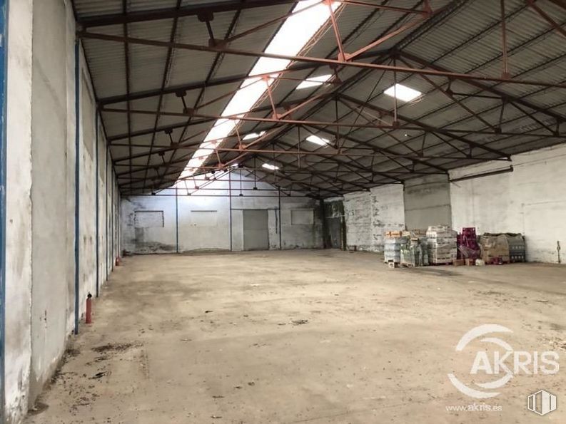 Industrial for sale at Carretera Ocaña, Noblejas, Toledo, 45350 with property, hall, architecture, wood, floor, wall, flooring, composite material, beam and concrete around