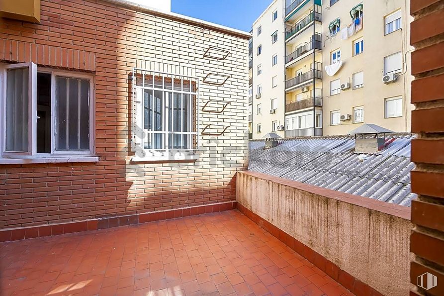 Oficina en venta en Calle Bolivia, Chamartín, Madrid, 28016 con ventana, edificio, casa, durante el día, propiedad, madera, albañilería, arquitectura, cielo y accesorio alrededor