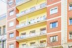 Office for sale at Calle Zurbarán, Chamberí, Madrid, 28010 with window, tire, wheel, land vehicle, car, building, property, sky, cloud and automotive parking light around