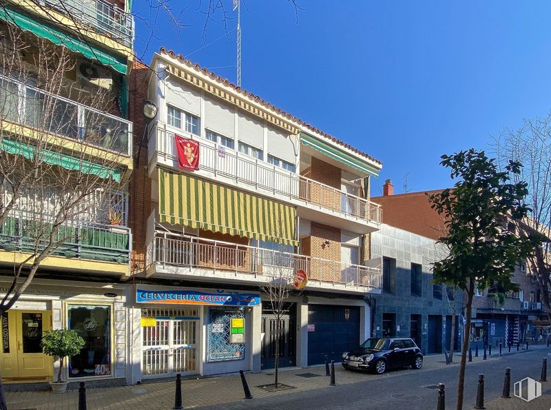 Local en venta en Calle San Vicente, 32, Getafe, Madrid, 28901 con coche, edificio, ventana, cielo, arquitectura, diseño urbano, área residencial, condominio, vehículo y ciudad alrededor