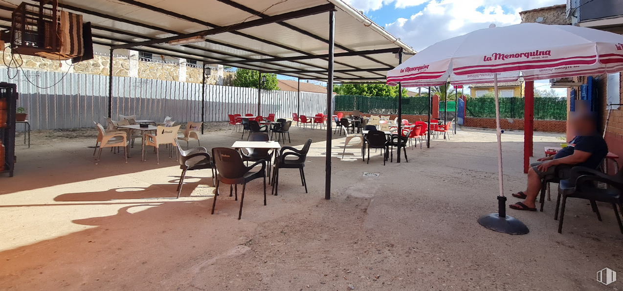 Retail for sale & for rent at Calle Lagartera, Escalona, Toledo, 45910 with person, umbrella, chair, furniture, shade, cloud, table, lighting, plant and outdoor furniture around