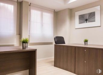 Office for sale at Zona plaza España, Moncloa - Aravaca, Madrid, 28008 with cabinetry, chair, desk, furniture, interior design, table, wood, office chair, lighting and flooring around