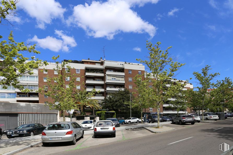 Local en alquiler en Calle Oquendo, 20, Chamartín, Madrid, 28006 con coche, edificio, nube, cielo, vehículo terrestre, neumático, rueda, vehículo, infraestructura y ventana alrededor