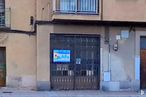 Local en alquiler en Avenida Vía Roma, Segovia, 40003 con puerta, ventana, accesorio, madera, gas, fachada, material compuesto, fuente, tintes y matices y edificio alrededor