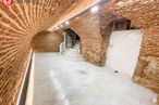 Retail for sale at Calle Escorial, Centro, Madrid, 28004 with picture frame, brick, brickwork, ceiling, building material, wood, road, arch, tunnel and building around