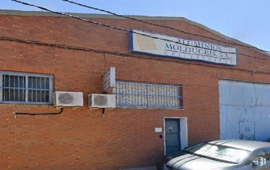 Industrial for sale at Avenida Industria, 7, Illescas, Toledo, 45200 with window, car, door, automotive parking light, property, vehicle, sky, automotive lighting, hood and motor vehicle around