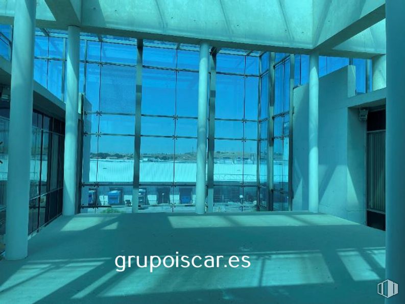 Oficina en venta en Edificio Empireo, Calle Benjamín Outram, 4, Leganés, Madrid, 28919 con edificio, azul, azur, accesorio, línea, aqua, rectángulo, sombra, suelo y vidrio alrededor